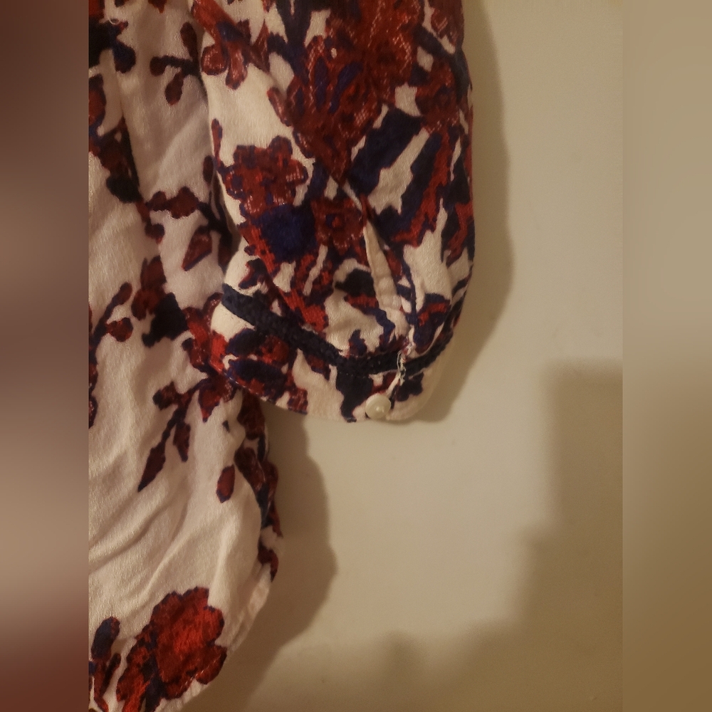 Lucky Brand Women's Blouse - Size Medium - Picture 5 of 6
